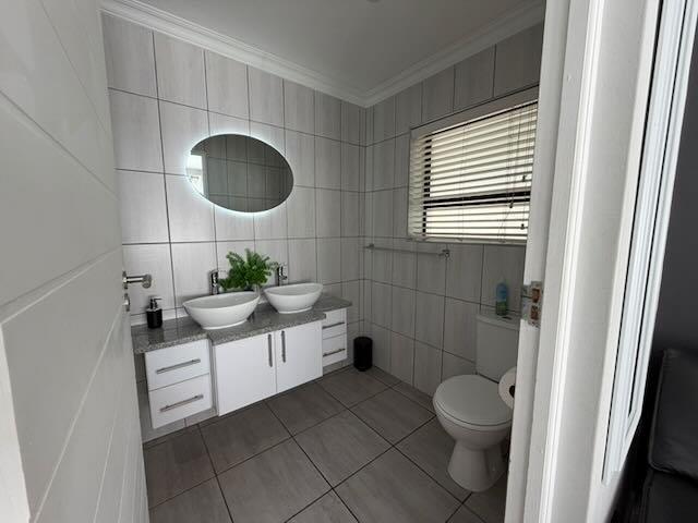 5 Bedroom Property for Sale in Reebok Western Cape